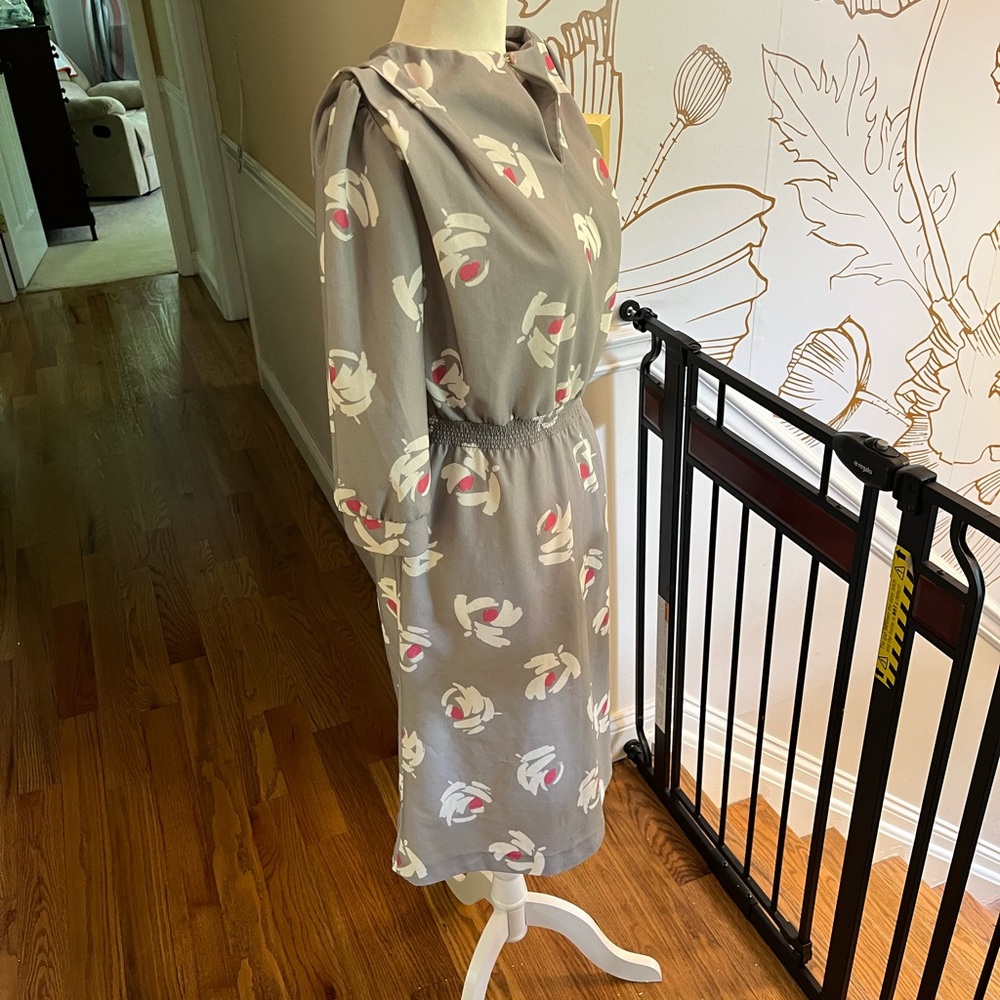 Vintage floral dress, no tags but fits a size Large